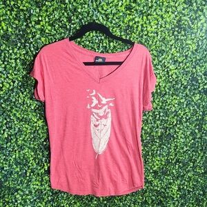 Leaf Graphic Pink Short Sleeve T-Shirt Size Medium